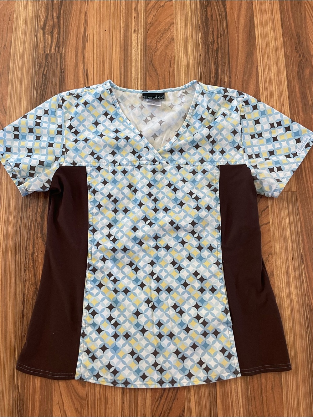 Cherokee Scrub Top